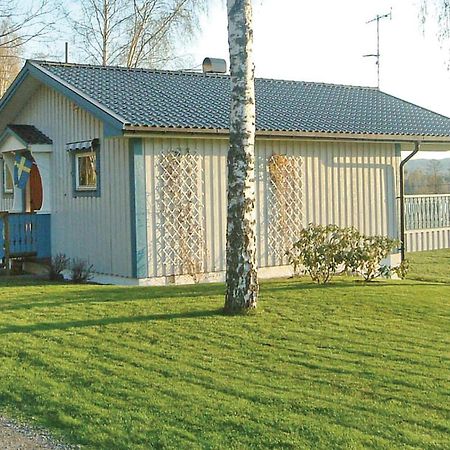 2 Bedroom Awesome Home In Svanskog Esterno foto