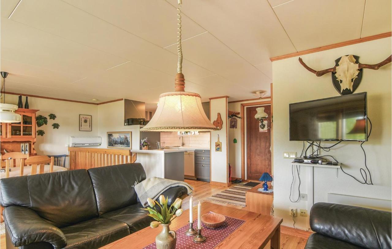 2 Bedroom Awesome Home In Svanskog Esterno foto