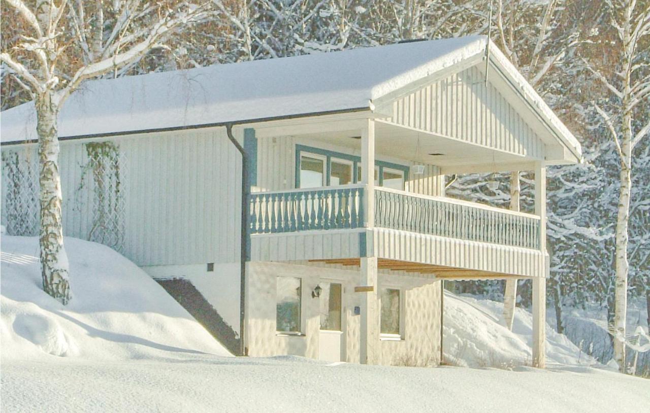 2 Bedroom Awesome Home In Svanskog Esterno foto